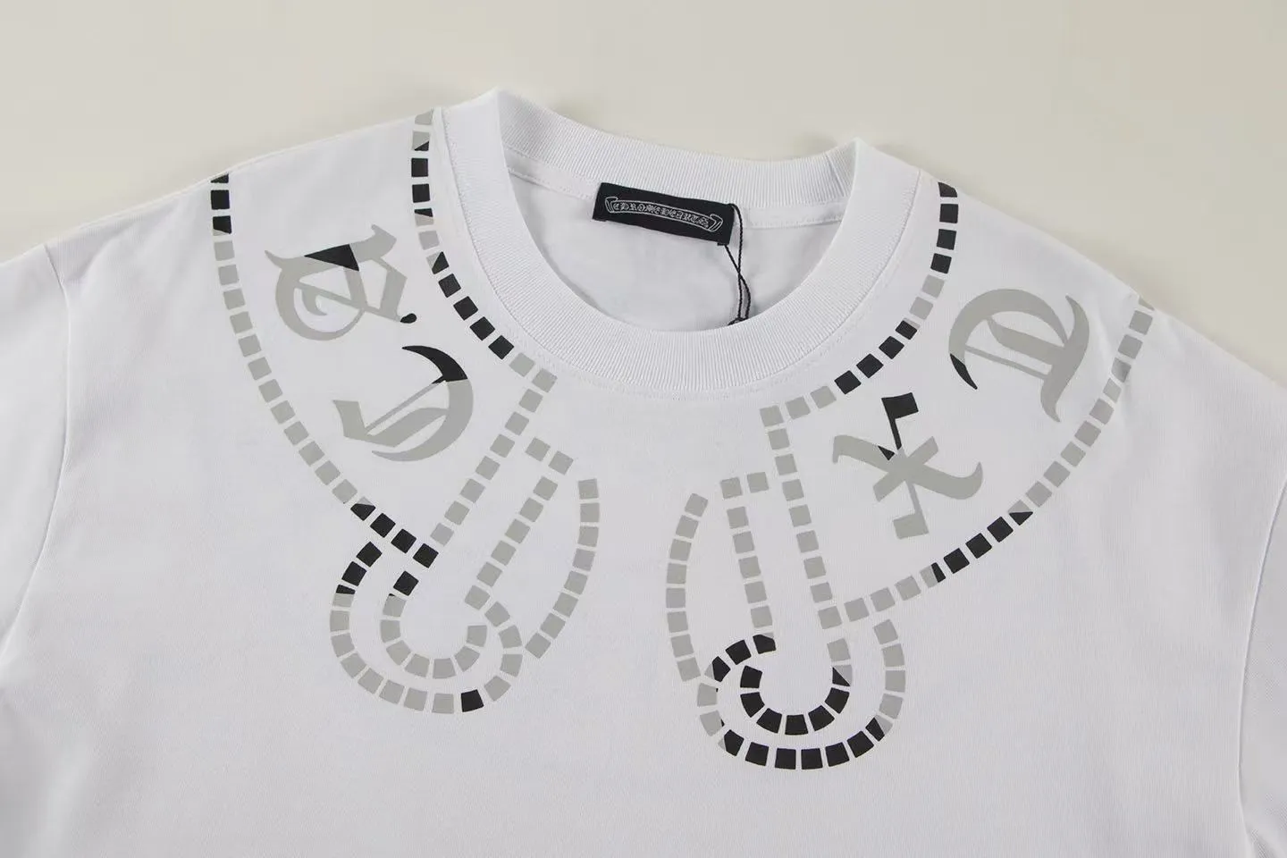 🅿️146 Style: 2025 new Croix Heart short-sleeved T-shirt Material: High version 300g double yarn combed cotton Size: S～XL Color: White Style number: Z1014